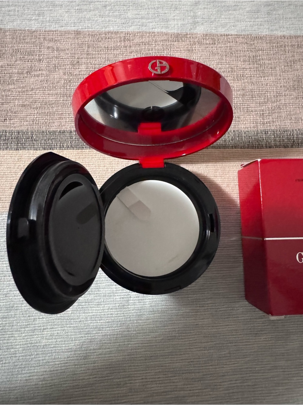 Giorgio Armani My Armani to Go Cushion
Foundation Shade 5 - Picture 2 of 5